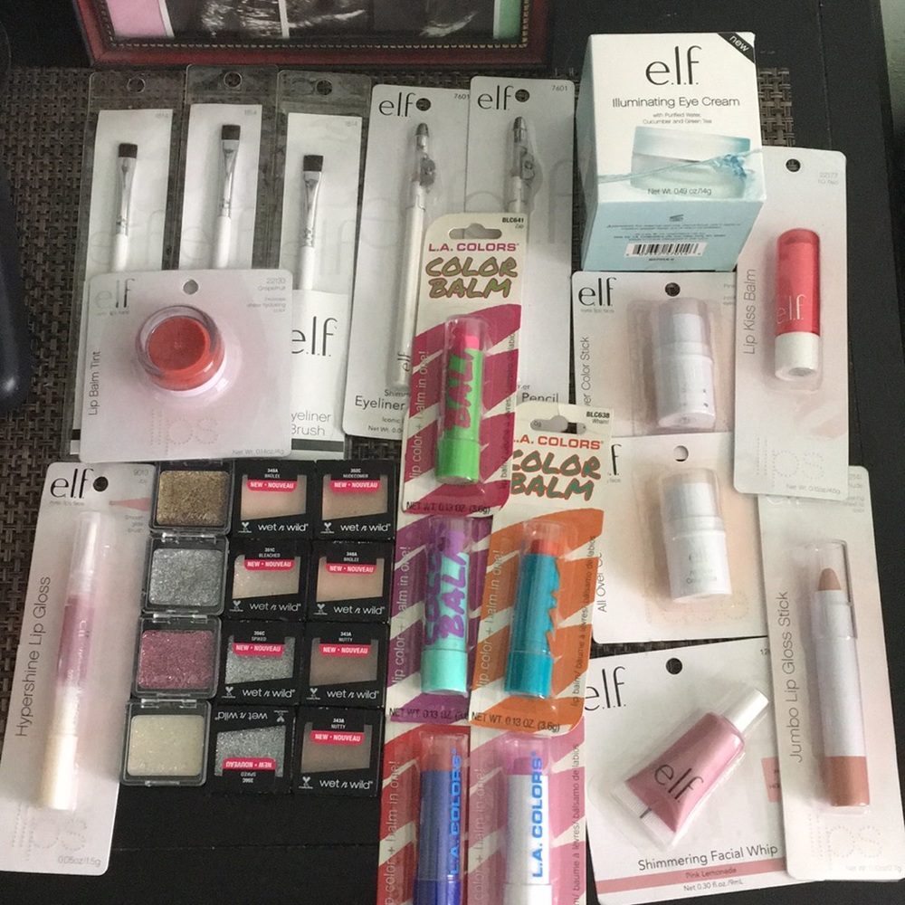 Makeup bundle